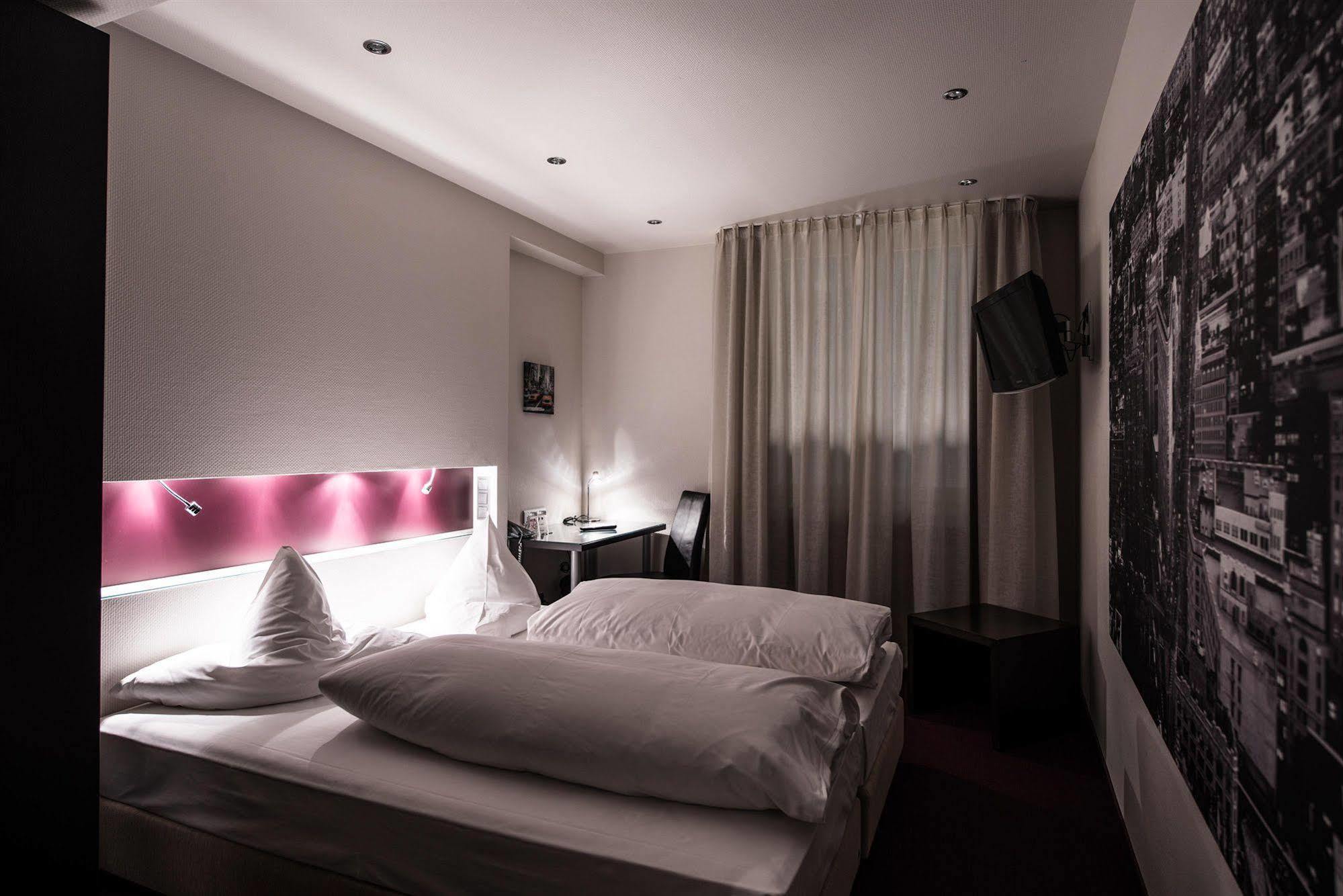 Hotel Am Augustinerplatz Cologne Extérieur photo